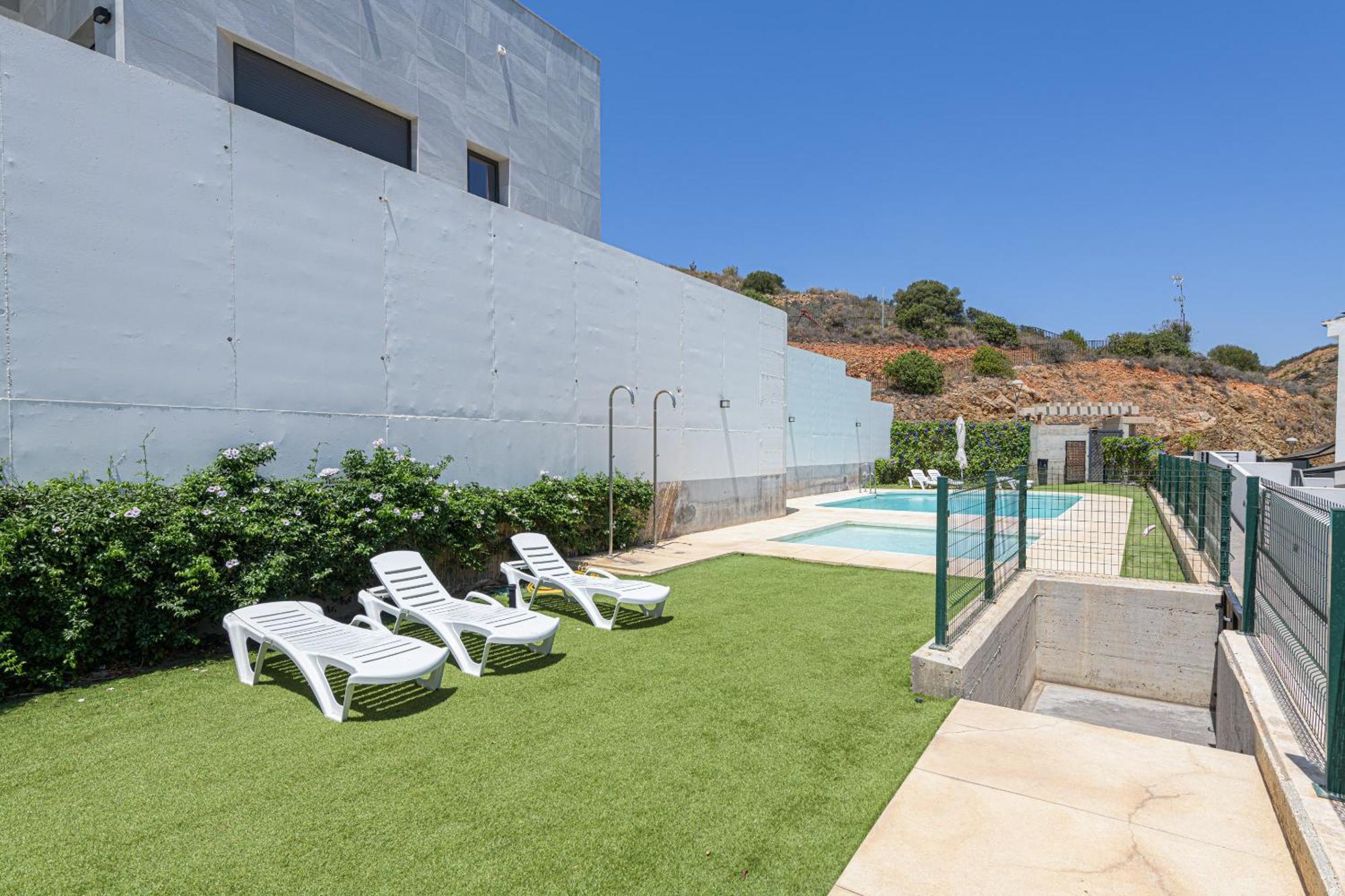 Wintowinrentals New And Sea View ตอร์เร เด เบนากาลบอน ภายนอก รูปภาพ